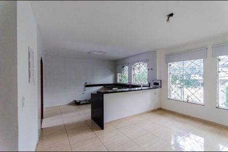 Casa à venda com 322m², 4 quartos e 4 vagas Casa à venda com 322m², 4 quartos e 4 vagasCozinha
