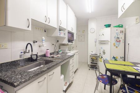 Apartamento à venda com 84m², 3 quartos e 2 vagasCozinha
