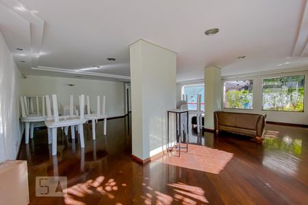 Apartamento à venda com 84m², 3 quartos e 2 vagasCondomínio - Salão de Festas