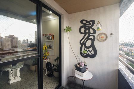 Apartamento à venda com 84m², 3 quartos e 2 vagasVaranda