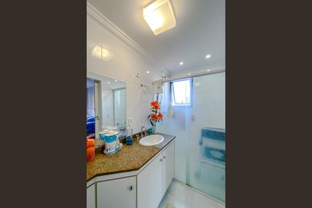 Apartamento à venda com 107m², 3 quartos e 2 vagasBanheiro da Suíte