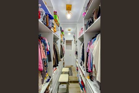 Apartamento à venda com 107m², 3 quartos e 2 vagasCloset da Suíte