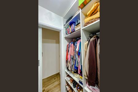 Apartamento à venda com 107m², 3 quartos e 2 vagasCloset da Suíte