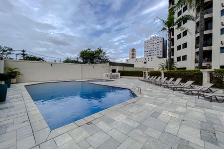 Apartamento à venda com 107m², 3 quartos e 2 vagas Apartamento à venda com 107m², 3 quartos e 2 vagasÁrea comum - Piscina