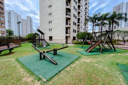 Apartamento à venda com 107m², 3 quartos e 2 vagas Apartamento à venda com 107m², 3 quartos e 2 vagasÁrea comum - Playground