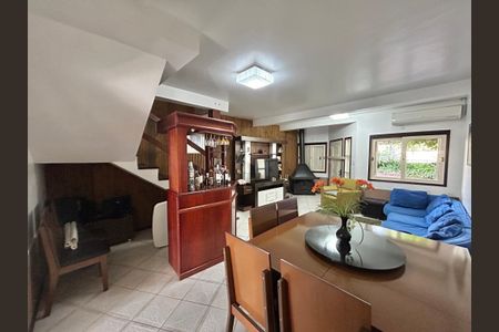 Casa à venda com 290m², 3 quartos e 3 vagasSala