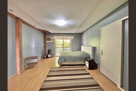 Casa à venda com 290m², 3 quartos e 3 vagasSuíte