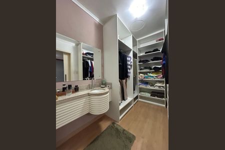 Casa à venda com 290m², 3 quartos e 3 vagasCloset Suíte