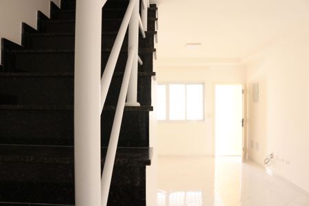 Casa à venda com 119m², 3 quartos e 2 vagasEscada