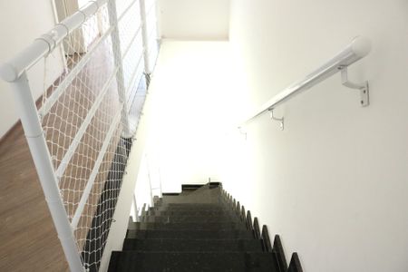 Casa à venda com 119m², 3 quartos e 2 vagasEscada