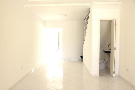 Casa à venda com 119m², 3 quartos e 2 vagasSala de estar