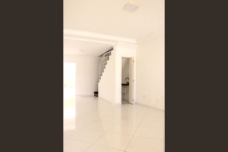 Casa à venda com 119m², 3 quartos e 2 vagasSala de estar