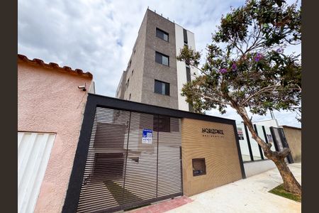 Apartamento à venda com 66m², 2 quartos e 1 vagaFachada