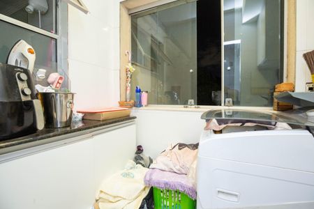 Apartamento à venda com 69m², 3 quartos e 1 vagaÁrea de serviço