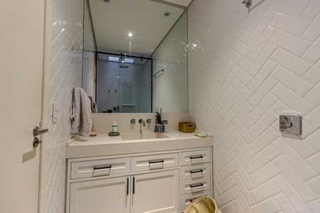 Casa de condomínio à venda com 167m², 3 quartos e 2 vagas Casa de condomínio à venda com 167m², 3 quartos e 2 vagasBanheiro da Suíte 2