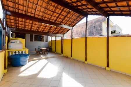 Casa à venda com 228m², 3 quartos e 3 vagas Casa à venda com 228m², 3 quartos e 3 vagasÁrea Externa