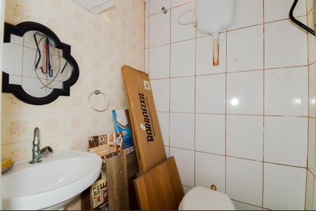 Casa à venda com 228m², 3 quartos e 3 vagas Casa à venda com 228m², 3 quartos e 3 vagasLavabo - Garagem