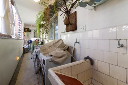 Apartamento à venda com 250m², 2 quartos e 1 vagaÁrea de Serviço