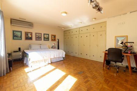 Apartamento à venda com 250m², 2 quartos e 1 vagaSuíte