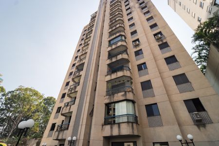 Apartamento para alugar com 98m², 3 quartos e 2 vagas Apartamento para alugar com 98m², 3 quartos e 2 vagasFachada