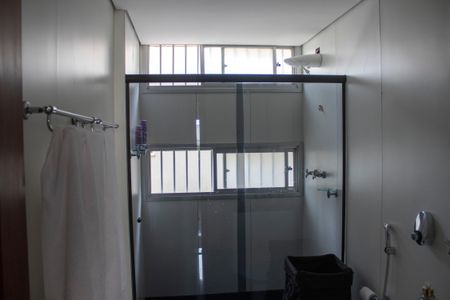 Apartamento à venda com 181m², 4 quartos e 2 vagasBanheiro