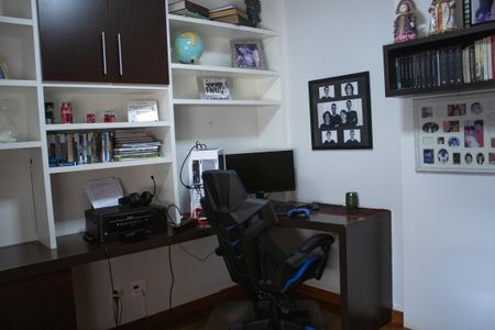 Apartamento à venda com 181m², 4 quartos e 2 vagasQuarto 2