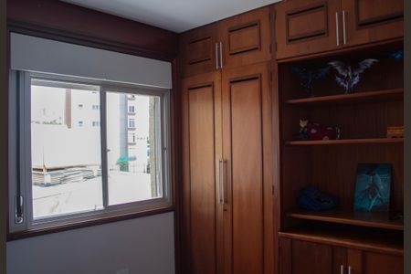 Apartamento à venda com 181m², 4 quartos e 2 vagasQuarto 1