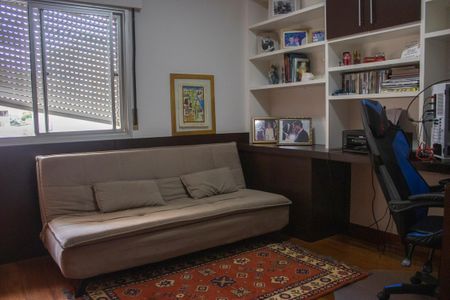 Apartamento à venda com 181m², 4 quartos e 2 vagasQuarto 2