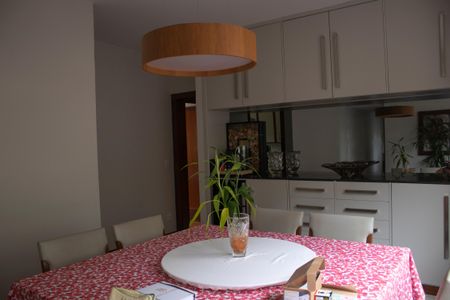 Apartamento à venda com 181m², 4 quartos e 2 vagasCopa