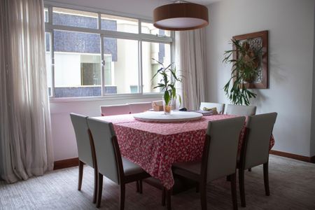 Apartamento à venda com 181m², 4 quartos e 2 vagasCopa