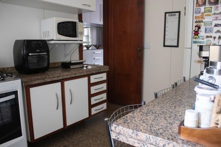 Apartamento à venda com 181m², 4 quartos e 2 vagasCozinha