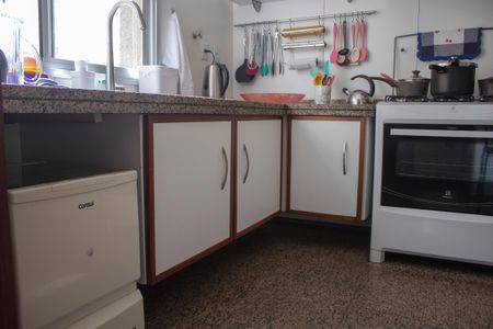 Apartamento à venda com 181m², 4 quartos e 2 vagasCozinha