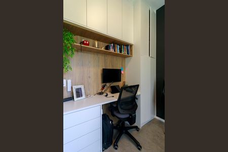 Apartamento à venda com 71m², 2 quartos e 1 vagaQuarto 