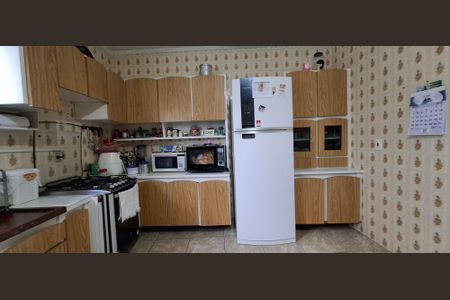 Casa à venda com 203m², 3 quartos e 2 vagas Casa à venda com 203m², 3 quartos e 2 vagasCozinha