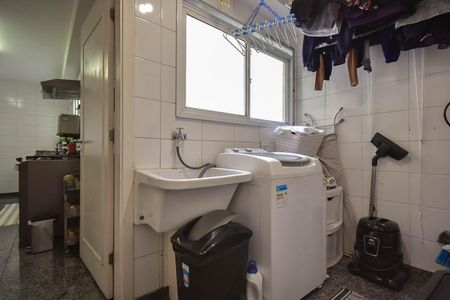 Apartamento à venda com 129m², 3 quartos e 3 vagas Apartamento à venda com 129m², 3 quartos e 3 vagasÁrea de Serviço