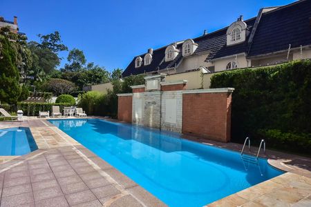 Apartamento à venda com 129m², 3 quartos e 3 vagas Apartamento à venda com 129m², 3 quartos e 3 vagasPiscina