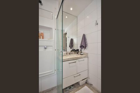 Apartamento à venda com 129m², 3 quartos e 3 vagas Apartamento à venda com 129m², 3 quartos e 3 vagasBanheiro Suíte 2