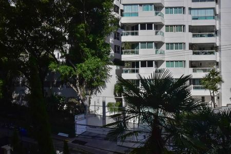 Apartamento à venda com 129m², 3 quartos e 3 vagas Apartamento à venda com 129m², 3 quartos e 3 vagasVista da Suíte 1