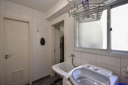 Apartamento à venda com 129m², 3 quartos e 3 vagas Apartamento à venda com 129m², 3 quartos e 3 vagasÁrea de Serviço