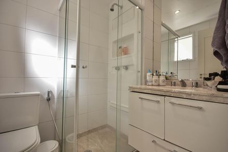 Apartamento à venda com 129m², 3 quartos e 3 vagas Apartamento à venda com 129m², 3 quartos e 3 vagasBanheiro Suíte 2
