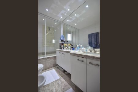 Apartamento à venda com 129m², 3 quartos e 3 vagas Apartamento à venda com 129m², 3 quartos e 3 vagasBanheiro da Suíte 3