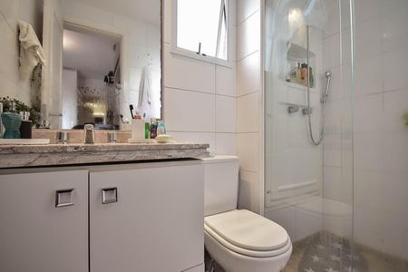 Apartamento à venda com 129m², 3 quartos e 3 vagas Apartamento à venda com 129m², 3 quartos e 3 vagasBanheiro Suíte 1