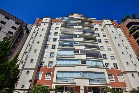 Apartamento à venda com 129m², 3 quartos e 3 vagas Apartamento à venda com 129m², 3 quartos e 3 vagasFachada