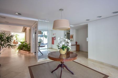 Apartamento à venda com 129m², 3 quartos e 3 vagas Apartamento à venda com 129m², 3 quartos e 3 vagasHall Social