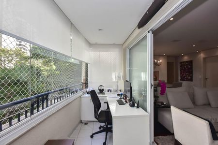 Apartamento à venda com 129m², 3 quartos e 3 vagas Apartamento à venda com 129m², 3 quartos e 3 vagasVaranda