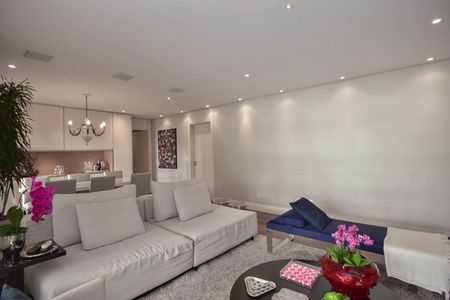 Apartamento à venda com 129m², 3 quartos e 3 vagas Apartamento à venda com 129m², 3 quartos e 3 vagasSala