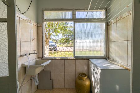 Apartamento à venda com 52m², 2 quartos e sem vaga Apartamento à venda com 52m², 2 quartos e sem vagaCozinha e Área de Serviço