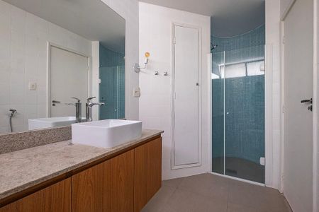 Apartamento à venda com 167m², 3 quartos e 2 vagasSuíte - Banheiro