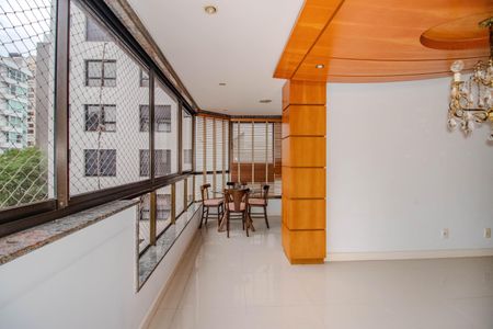 Apartamento para alugar com 139m², 3 quartos e 2 vagas Apartamento para alugar com 139m², 3 quartos e 2 vagasVaranda da Sala