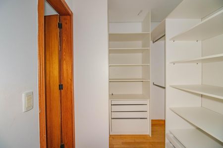 Apartamento para alugar com 139m², 3 quartos e 2 vagas Apartamento para alugar com 139m², 3 quartos e 2 vagasSuíte - Closet
